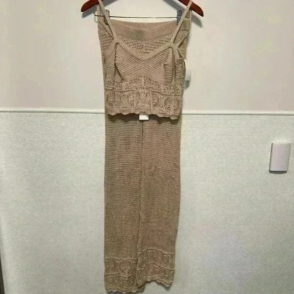 NWT! Pink Rose Crochet Knit Two Piece Set / Size S / Beige - Picture 1 of 16
